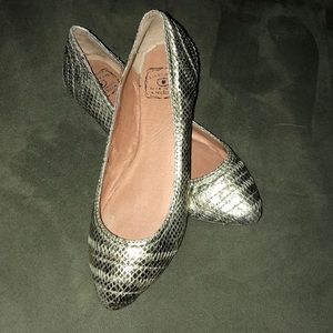 Gently worn Lucky brand flats